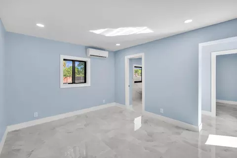 Bedroom - 5000 Adams St, Hollywood, FL 33021 photo 1 of 5