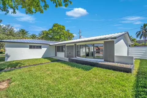 Exterior - 5000 Adams St, Hollywood, FL 33021 photo 7 of 10