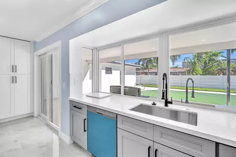 Kitchen - 5000 Adams St, Hollywood, FL 33021 photo 6 of 6
