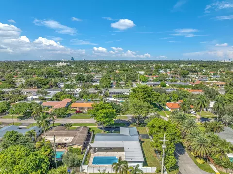View/Area - 5000 Adams St, Hollywood, FL 33021 photo 4 of 13