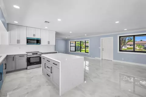 Kitchen - 5000 Adams St, Hollywood, FL 33021 photo 5 of 6