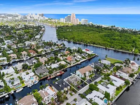 2743 NE 15th St #1, Fort Lauderdale, FL 33304
