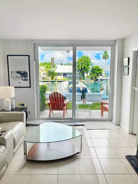 1777 SE 15th St #121, Fort Lauderdale, FL 33316