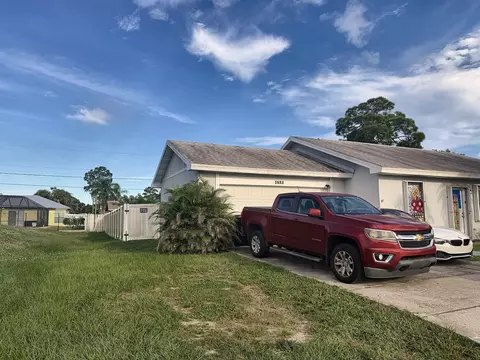 1521 SE Airoso Blvd, Port Saint Lucie, FL 34983
