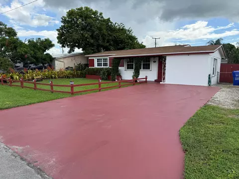 7440 Freedom St, Hollywood, FL 33024