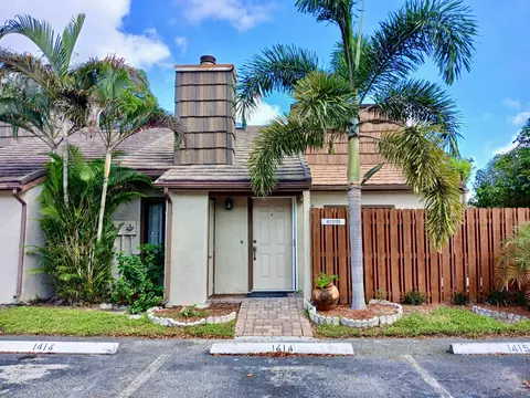 4131 Palm Bay Cir #D, West Palm Beach, FL 33406