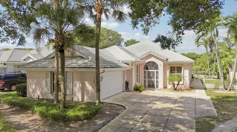 7508 SE Autumn Ln, Hobe Sound, FL 33455