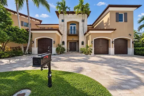 Exterior - 2311 NE 35th St, Lighthouse Point, FL 33064 photo 2 of 15