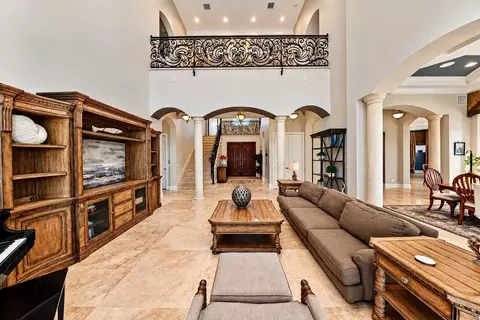 Living - 2311 NE 35th St, Lighthouse Point, FL 33064 photo 4 of 5