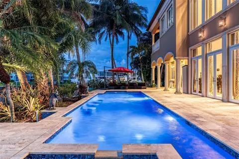 Exterior - 2311 NE 35th St, Lighthouse Point, FL 33064 photo 4 of 15