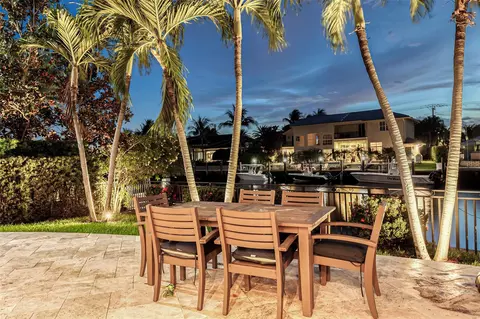 Exterior - 2311 NE 35th St, Lighthouse Point, FL 33064 photo 6 of 15
