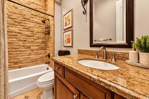 Bath - 2311 NE 35th St, Lighthouse Point, FL 33064 photo 6 of 10