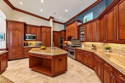 Kitchen - 2311 NE 35th St, Lighthouse Point, FL 33064 photo 3 of 3