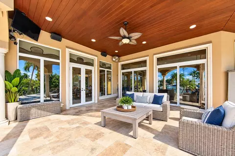 Exterior - 2311 NE 35th St, Lighthouse Point, FL 33064 photo 8 of 15