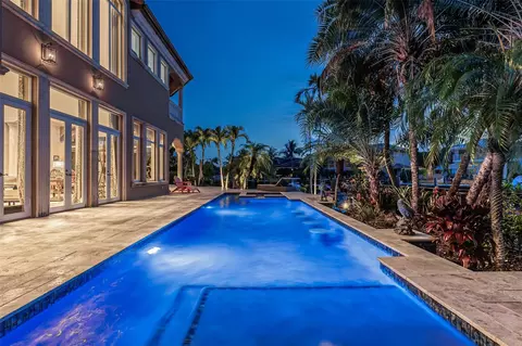 Exterior - 2311 NE 35th St, Lighthouse Point, FL 33064 photo 5 of 15
