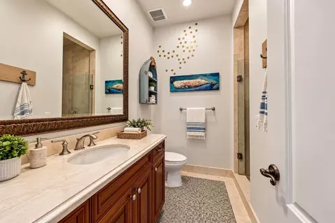 Bath - 2311 NE 35th St, Lighthouse Point, FL 33064 photo 8 of 10