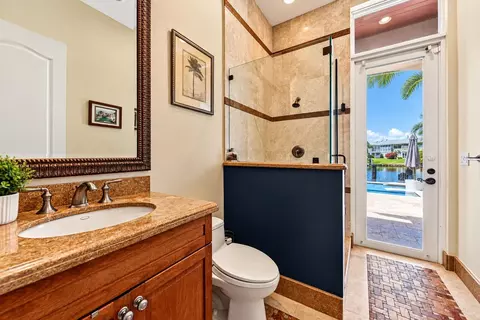 Bath - 2311 NE 35th St, Lighthouse Point, FL 33064 photo 9 of 10
