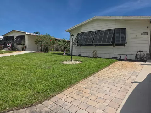 7701 SE Shenandoah Dr, Hobe Sound, FL 33455