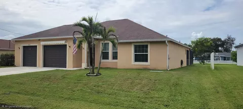 1702 SE North Blackwell Dr, Port Saint Lucie, FL 34952