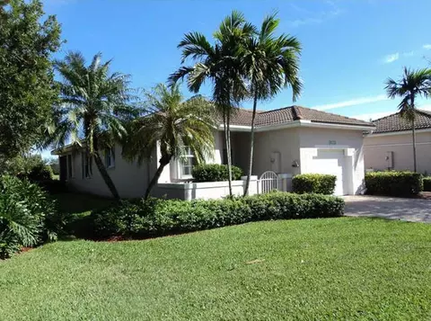 2451 Aragon Blvd #1, Sunrise, FL 33322