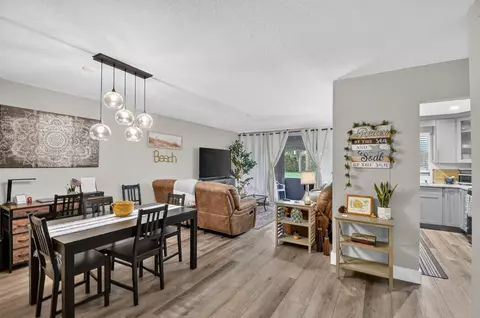500 Davis Rd #25, Palm Springs, FL 33461