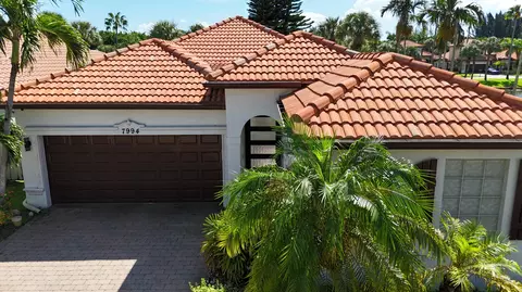 7994 Saw Palmetto Ln, Boynton Beach, FL 33436
