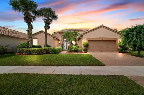 483 NW Blue Lake Dr, Port Saint Lucie, FL 34986