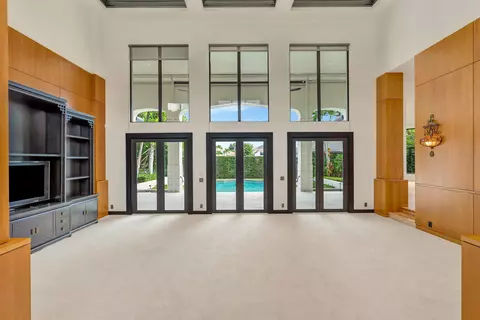 Living - 414 Mariner Dr, Jupiter, FL 33477 photo 1 of 8