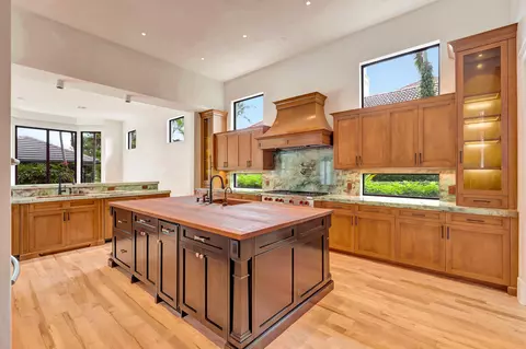 Kitchen - 414 Mariner Dr, Jupiter, FL 33477 photo 3 of 4