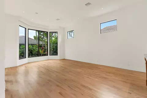 Living - 414 Mariner Dr, Jupiter, FL 33477 photo 6 of 8