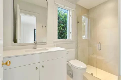 Bath - 414 Mariner Dr, Jupiter, FL 33477 photo 10 of 10