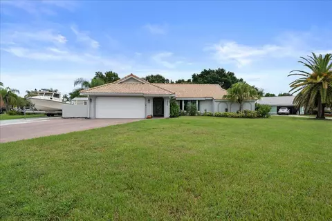1802 SE Hanby Ave, Port Saint Lucie, FL 34952