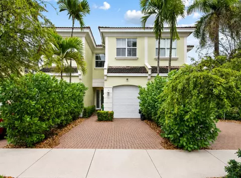1226 NE 14th Ave, Fort Lauderdale, FL 33304
