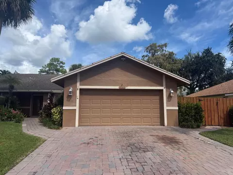 835 Ivy Dr, Wellington, FL 33414