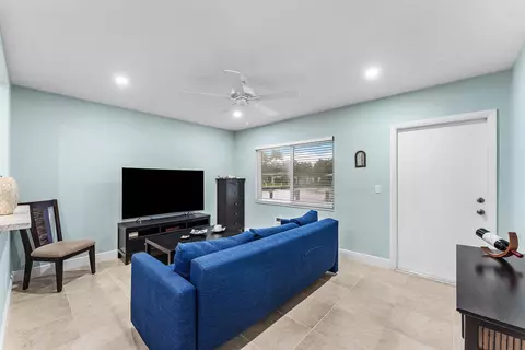 Living - 301 E Mcnab Rd #113, Pompano Beach, FL 33060 photo 1 of 4