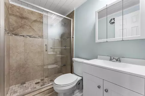 Bath - 301 E Mcnab Rd #113, Pompano Beach, FL 33060 photo 1 of 1