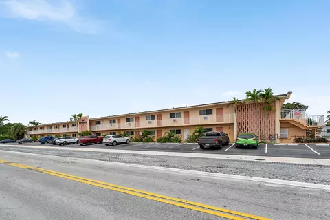 Exterior - 301 E Mcnab Rd #113, Pompano Beach, FL 33060 photo 2 of 6