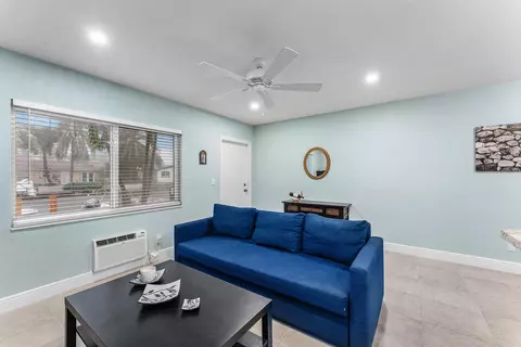 Living - 301 E Mcnab Rd #113, Pompano Beach, FL 33060 photo 3 of 4
