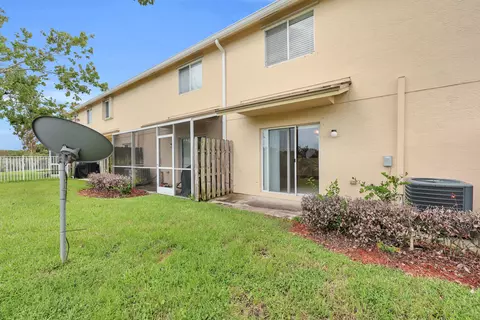 Exterior - 5313 SE Jennings Ln, Stuart, FL 34997 photo 3 of 5