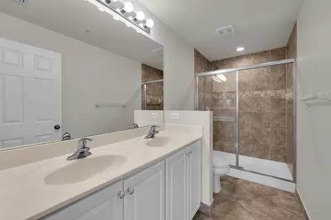 Bath - 5313 SE Jennings Ln, Stuart, FL 34997 photo 2 of 3