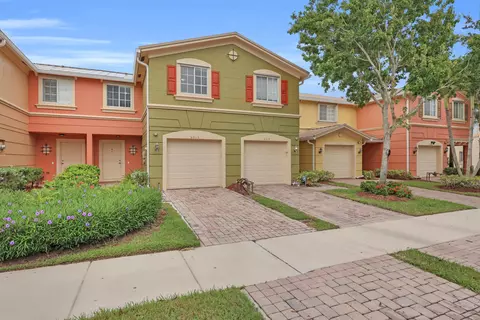 Exterior - 5313 SE Jennings Ln, Stuart, FL 34997 photo 2 of 5