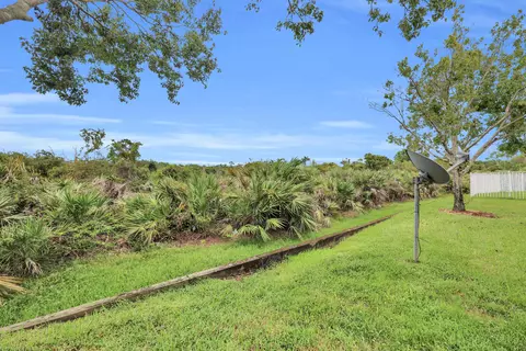 Exterior - 5313 SE Jennings Ln, Stuart, FL 34997 photo 4 of 5