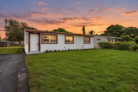 5295 Helene Pl, West Palm Beach, FL 33407
