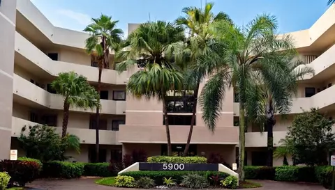 5900 Camino Del Sol #302, Boca Raton, FL 33433