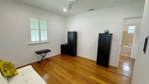Bedroom - 133 SE 2nd St, Dania Beach, FL 33004 photo 5 of 5