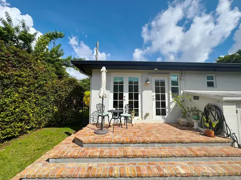 Exterior - 133 SE 2nd St, Dania Beach, FL 33004 photo 6 of 16