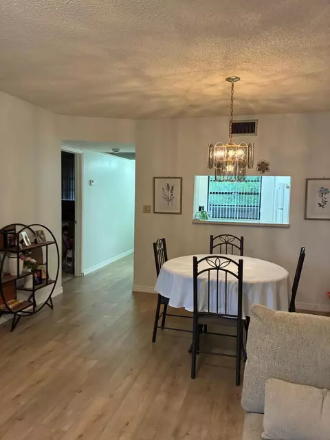 1000 Colony Point Cir #404, Pembroke Pines, FL 33026