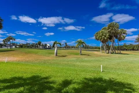 Exterior - 5811 NE Gulfstream Way #4002, Stuart, FL 34996 photo 5 of 9