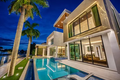 2856 NE 26th Pl, Fort Lauderdale, FL 33306