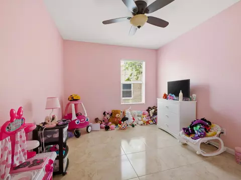 Bedroom - 113 SE 3rd Ave, Boynton Beach, FL 33435 photo 3 of 5